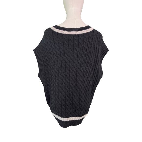 Oak + Fort Black Cable Knit Sweater Vest Size M V-Neck Sleeveless Preppy - Picture 4 of 7